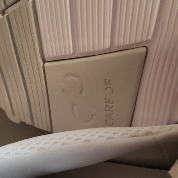 WomensPuma/FemmesSn3akers - Picture 6 of 10